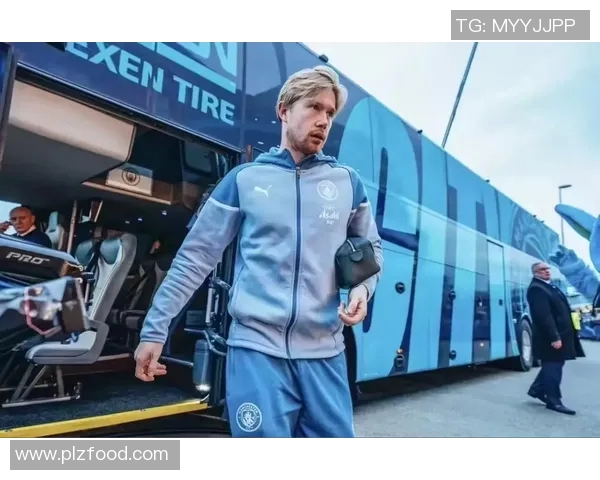 真人变装足球明星视频带你领略不一样的球场魅力与精彩瞬间